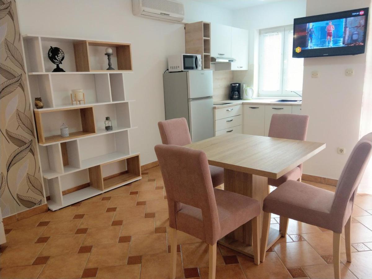 Apartment Koruna 메덜린 외부 사진